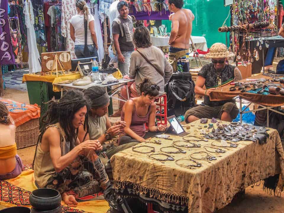 International vendors hand making their jewelry