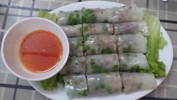 spring rolls with fish sauce