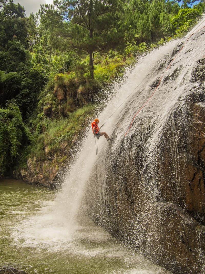 canyoning-dalat-central-vietnam-abseiling-water-falls