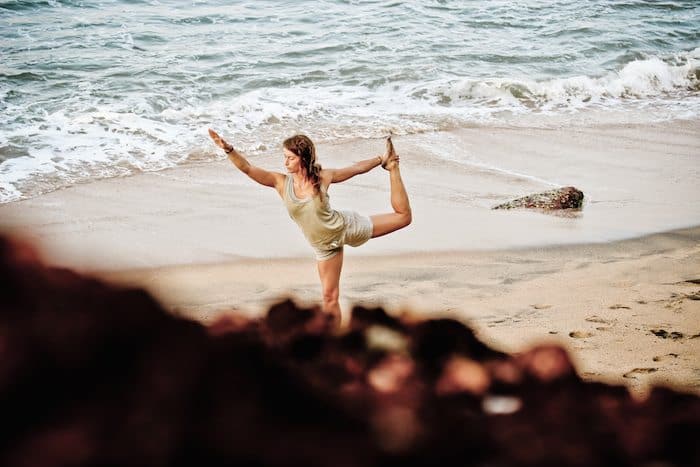 combine yoga with surfing - dancers pose
