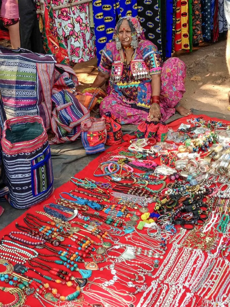 Old Indian gypsy selling her crafts