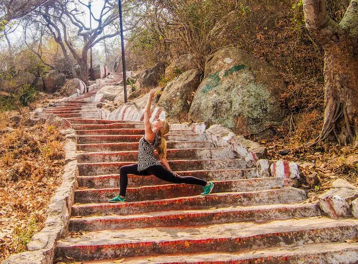 Crescent lunge variation - Mysore, Karnatica