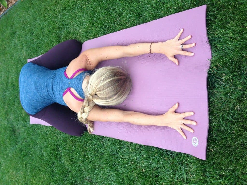 Soak up the benefits of Nature and Yoga with these 8 Best Outdoor Yoga Mats 15 IMG 0745