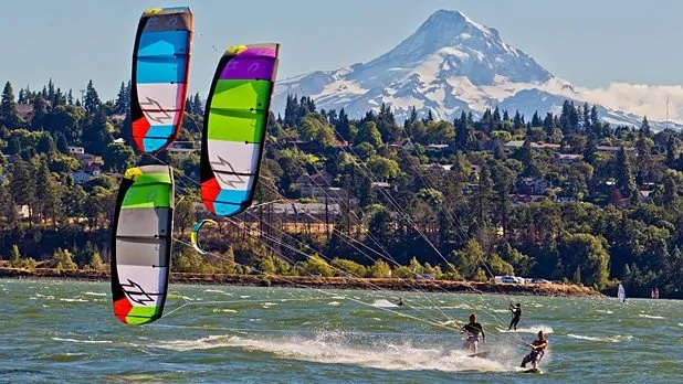 kite surfing hood river