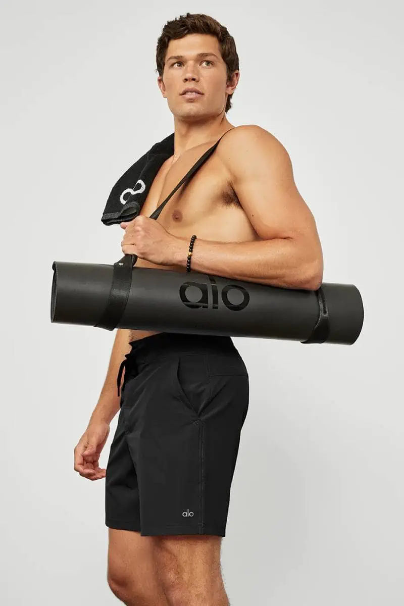 Alo Yoga Mat Reviews: Is the Warrior Mat the Grippiest, Prettiest, Best  Yoga Mat? - The Yoga Nomads