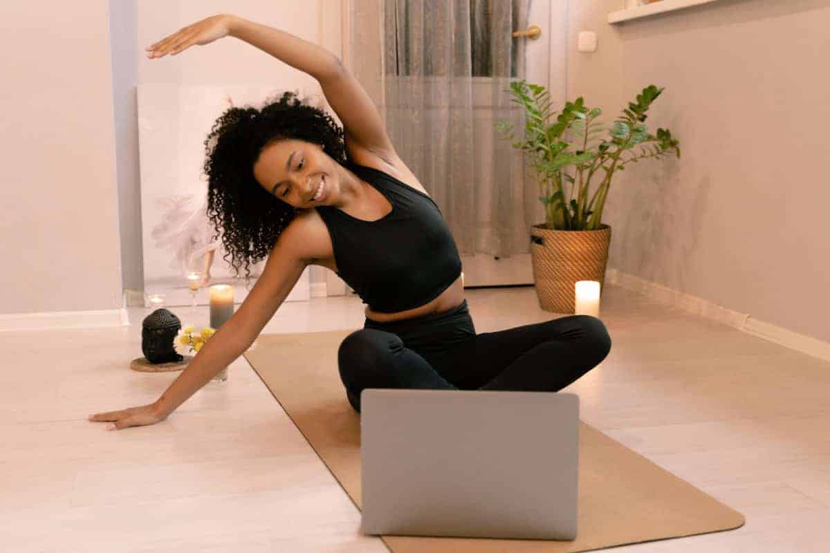 A Self-guided Beginner Yoga Routine for you to try at Home! - The Yoga  Nomads