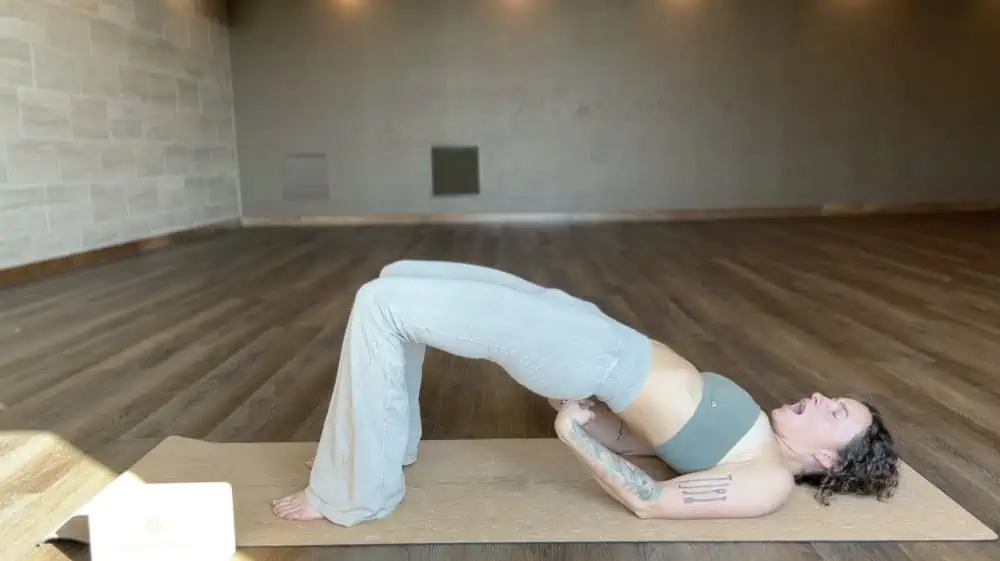 Chakrasana- Wheel Pose, How to do & Benefits