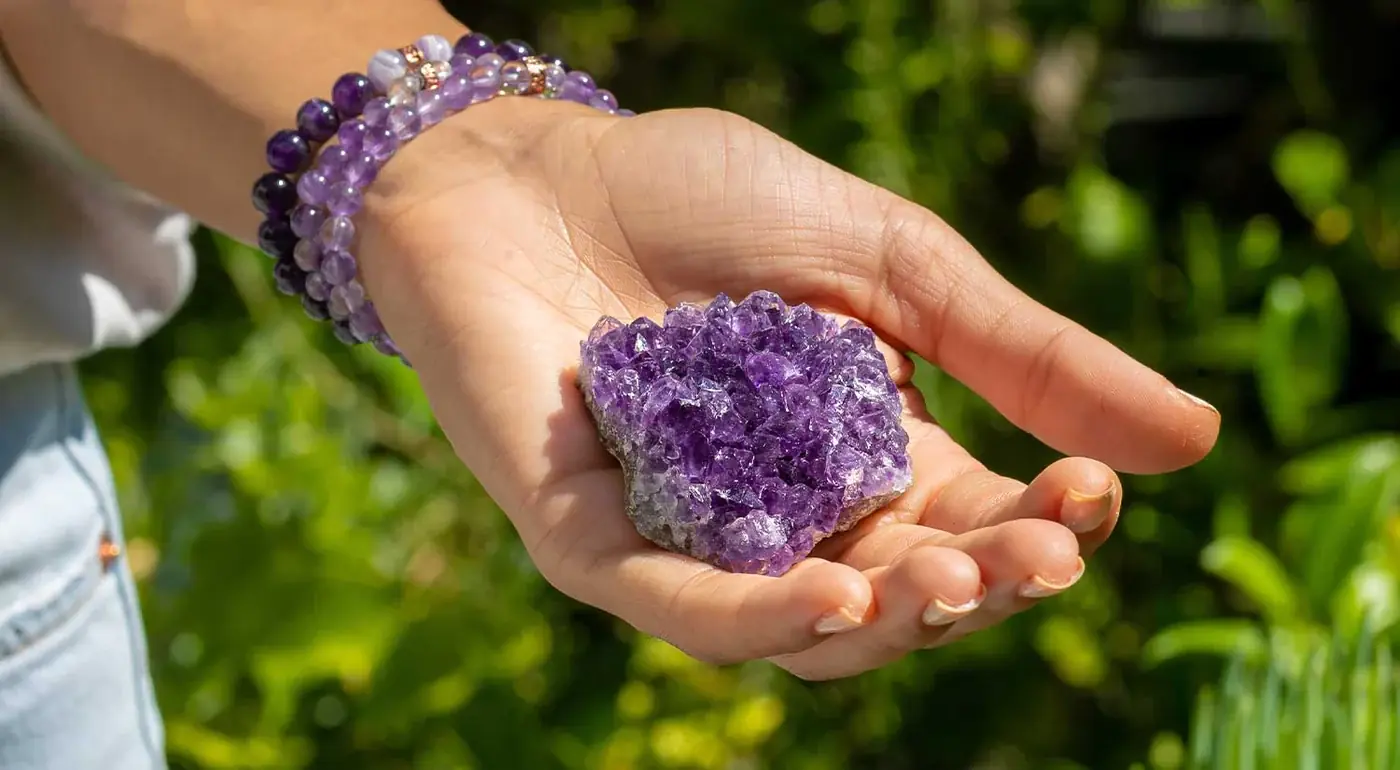 Amethyst Crystals – Meaning & Properties of the Purple Stone