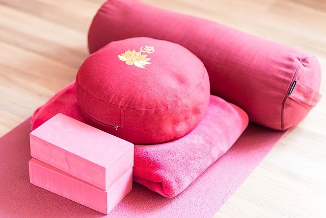 yoga-accessories-for-joint-pain